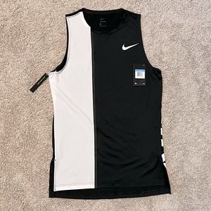 Nike Men’s Nike pro tank top medium